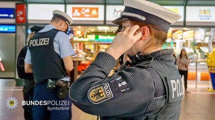 BPOL-KS: Frau mit Messer im Bahnhof bedroht – Bundespolizei sucht Zeugen!